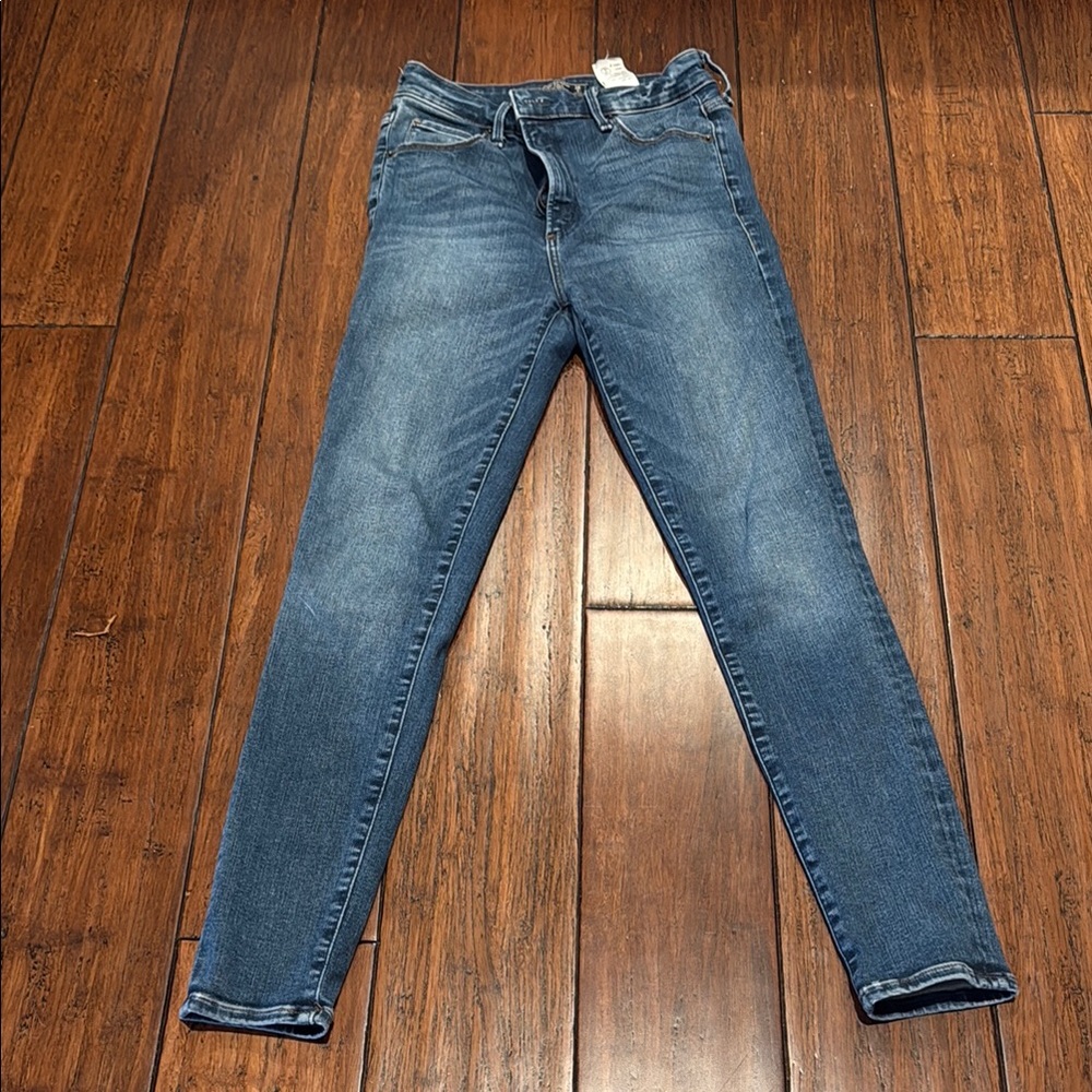 Abercrombie & Fitch Blue Skinny Jeans with Tapered Ankle